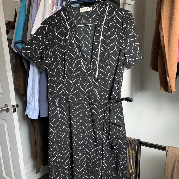 Dress - Picture 1 of 2